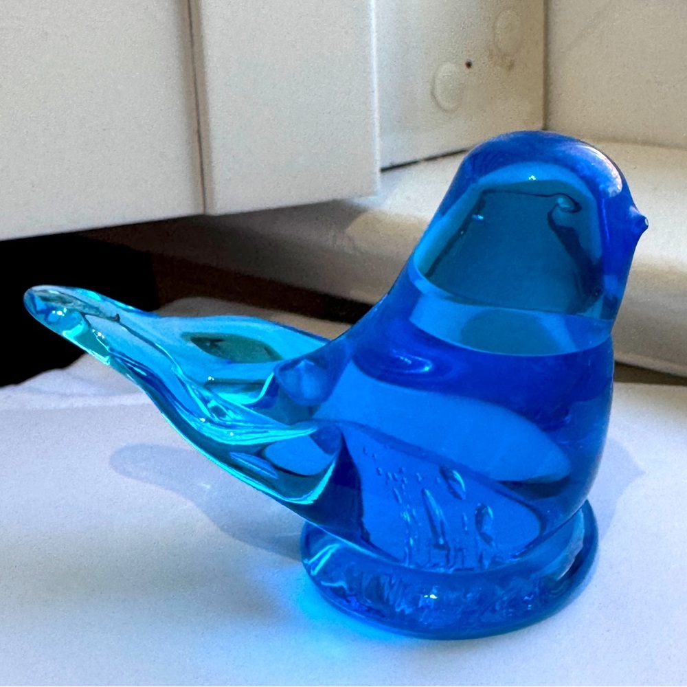 💙 Beautiful Vintage 2009 Leo Ward Blue Bird of Happiness Glass Figurine 💙